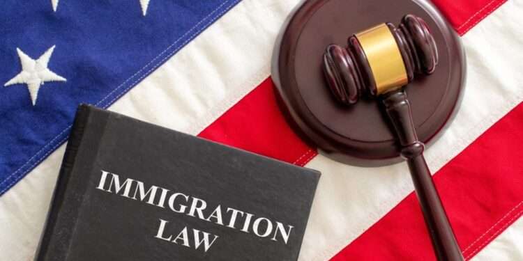 امیگریشن انٹرویو کے مترجم سے متعلق نئی پالیسی نافذ