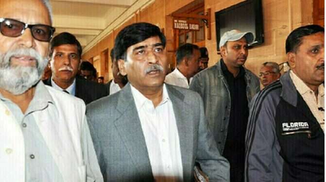 لانڈھی ٹرک/ڈمپر نذر آتش کیس:  گواہوں کا آفاق احمد کو شناخت کرنے سے انکار