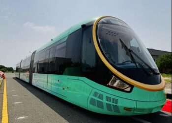 وزیراعلیٰ مریم نواز کا ملکی پہلی اربن الیکٹرک ٹرین ’’سپر اٹانیمس ریپڈ ٹرانزٹ‘‘ میں تجرباتی سفر