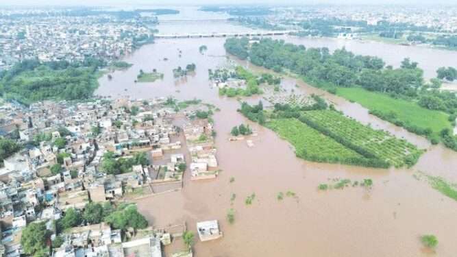 پنجاب میں دریاؤں کی بپھری موجیں، خوفناک سیلاب کا نیا باب