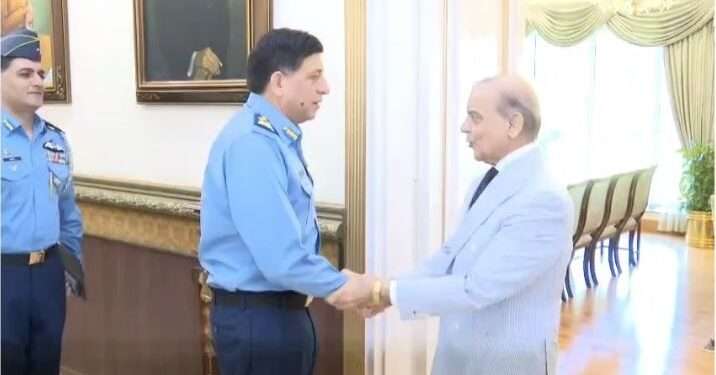 وزیراعظم شہباز شریف سے ائیر چیف ظہیر احمد بابر کی ملاقات
