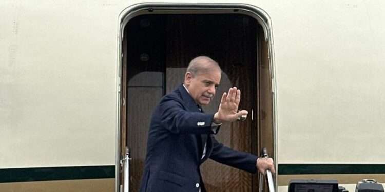 وزیراعظم شہباز شریف چین کے 6 روزہ اہم دورے پر روانہ