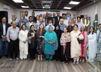 ہیوسٹن: بشیر قمر کی کتاب "عجائباتِ قاہرہ” کی رونمائی