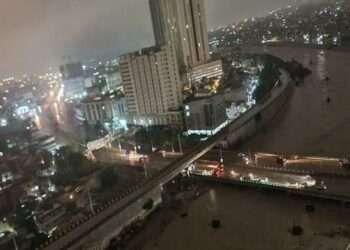 کراچی ڈوبا، انتظامیہ سوئی رہی، فوج طلب