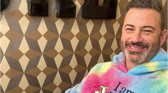 جمی کیمل اپنے شو کے ساتھ ٹی وی پر واپس