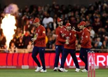 اولڈ ٹریفورڈ میں انگلینڈ کا طوفانی کھیل