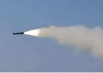 پاک فوج کا کامیاب تجربہ: فتح-4 گراؤنڈ لانچڈ کروز میزائل کی تربیتی آزمائش کامیاب