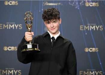 ’ایڈولسنس‘ کے نوجوان اداکار اوون کوپر نے ایمی جیت کر تاریخ رقم کر دی