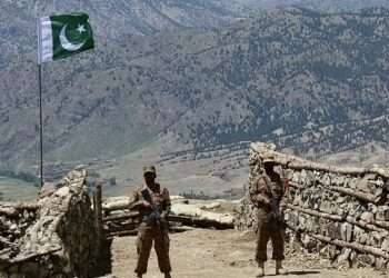 سروسز چیفس کا یوم دفاع پر شہدا اور ان کے خاندانوں کو خراج عقیدت