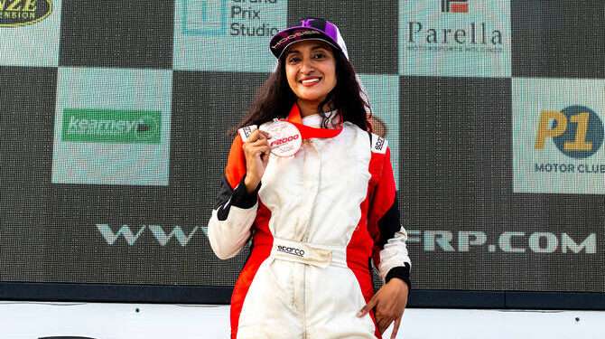 پہلی پاکستانی خاتون ریسنگ ڈرائیور عرشیہ اختر کی عالمی موٹر اسپورٹس میں انٹری
