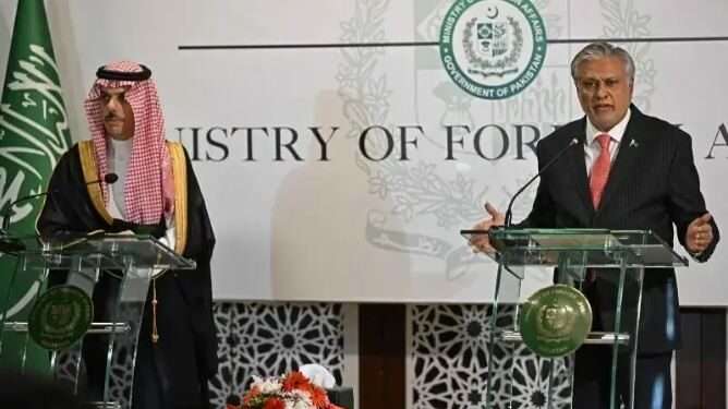 وزیرِ خارجہ اسحٰق ڈار اور سعودی ہم منصب کا رابطہ