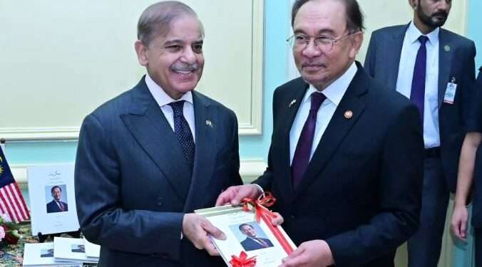 وزیراعظم کا ملائیشیا کے ساتھ ترقیاتی منصوبوں میں باہمی تعاون بڑھانے کا اعلان